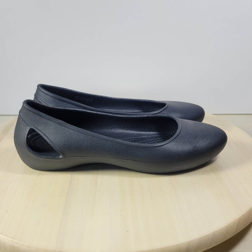 Crocs Laura Flat Black Cut Out Women's Size 6